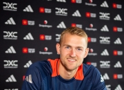 开云平台-马德里竞技爆冷曼联，德利赫特爆发神勇的简单介绍