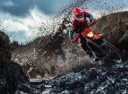 开云体育平台APP-绿茵场与硬木地，当德甲争冠焦点战遇见CBA公牛绝杀