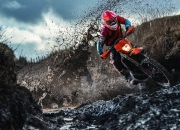 开云足球直播-铁壁与洪流，小贾伦的窒息防守如何点燃鹈鹕的单节风暴击溃魔术