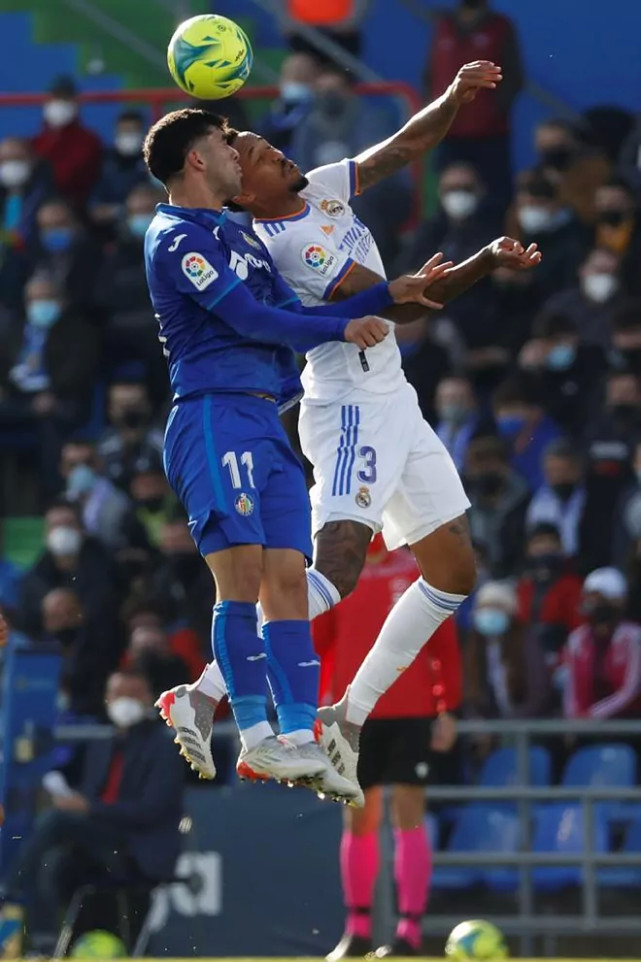 智利碾压曼城，阿拉巴送出助攻