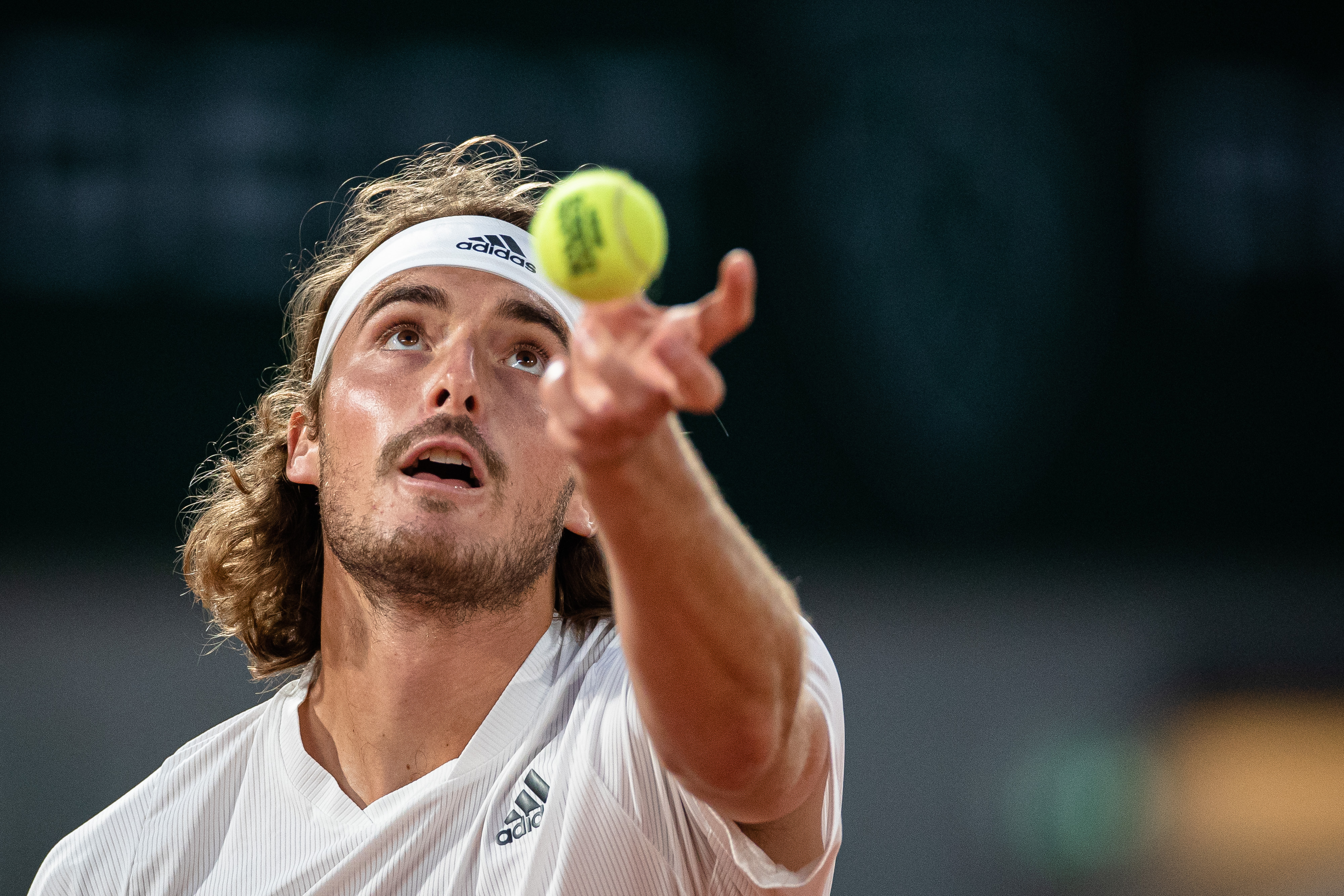 英国网球队血洗意大利网球队,西西帕斯惊艳世界 英国网球队血洗意大利网球队,西西帕斯惊艳世界