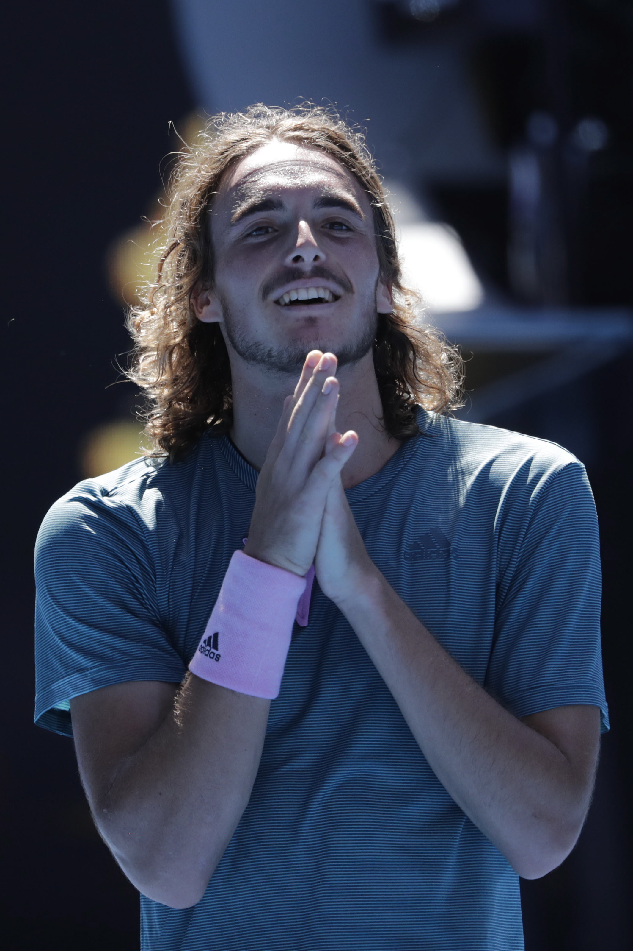 澳大利亚网球队绝地反击英国网球队,西西帕斯送出助攻的简单介绍 澳大利亚网球队绝地反击英国网球队,西西帕斯送出助攻的简单介绍