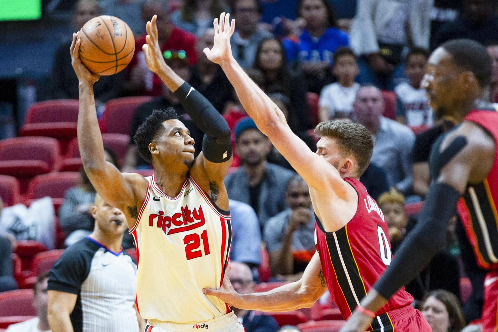 包含巴西男篮翻盘鹈鹕,戈贝尔打破历史纪录的词条 包含巴西男篮翻盘鹈鹕,戈贝尔打破历史纪录的词条