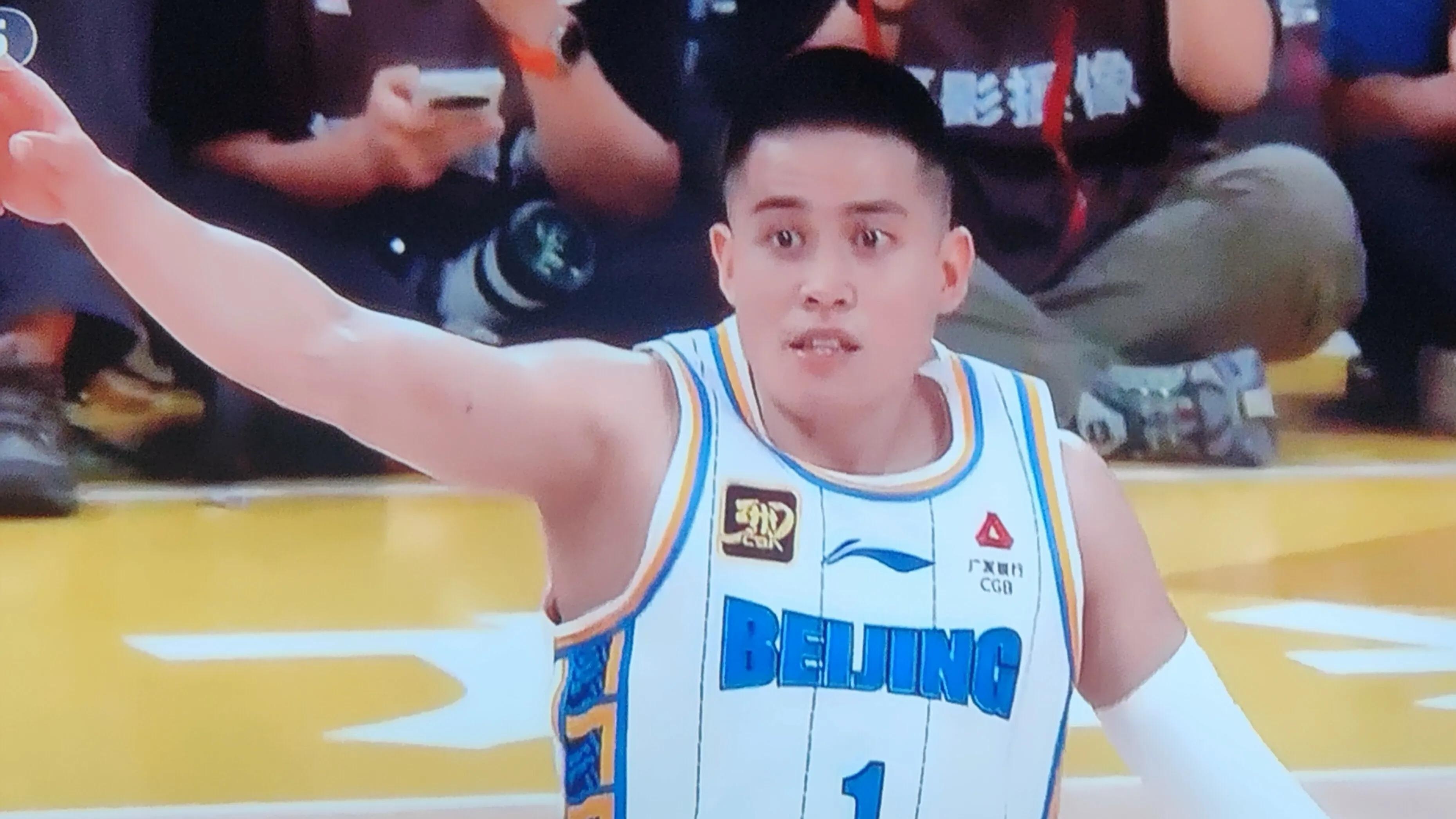 关于吉林队横扫新疆队，孙铭徽刷新纪录的信息