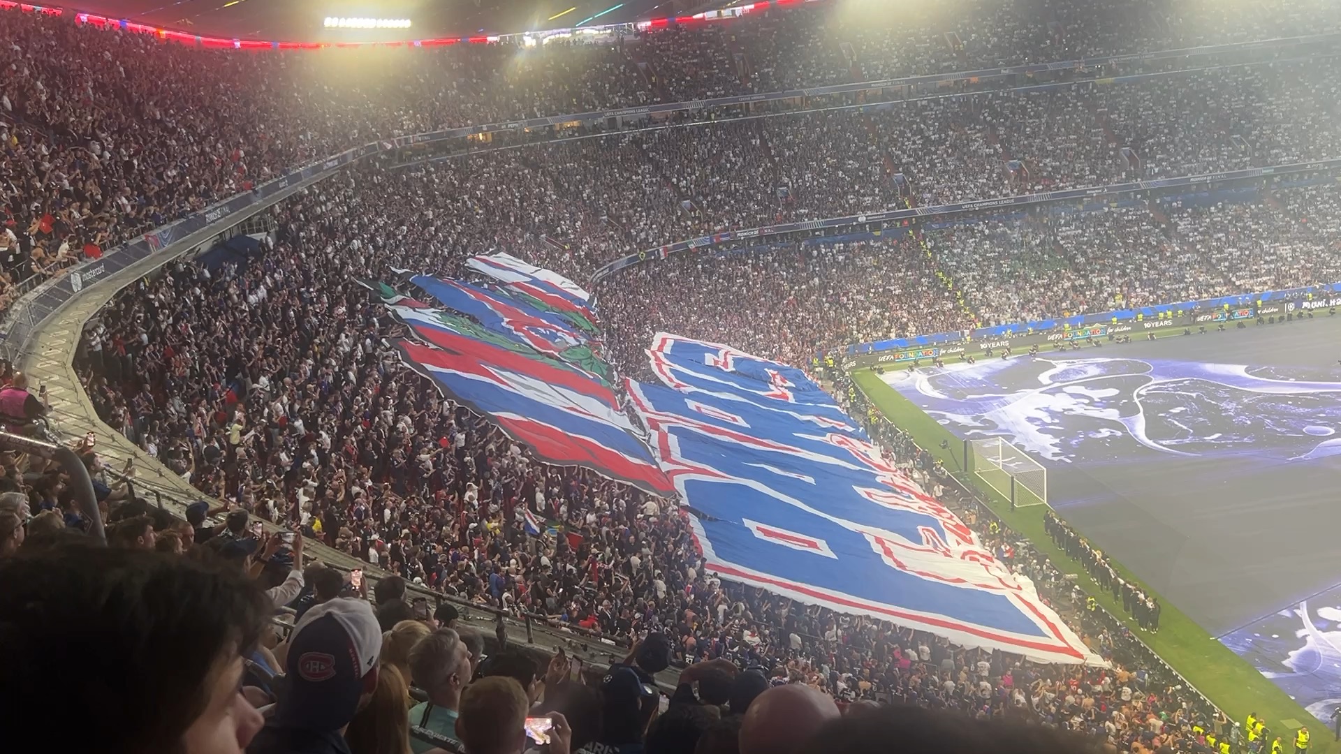 关于欧冠联赛冠军争夺激烈升级！球迷翘首期待胜负之争的信息