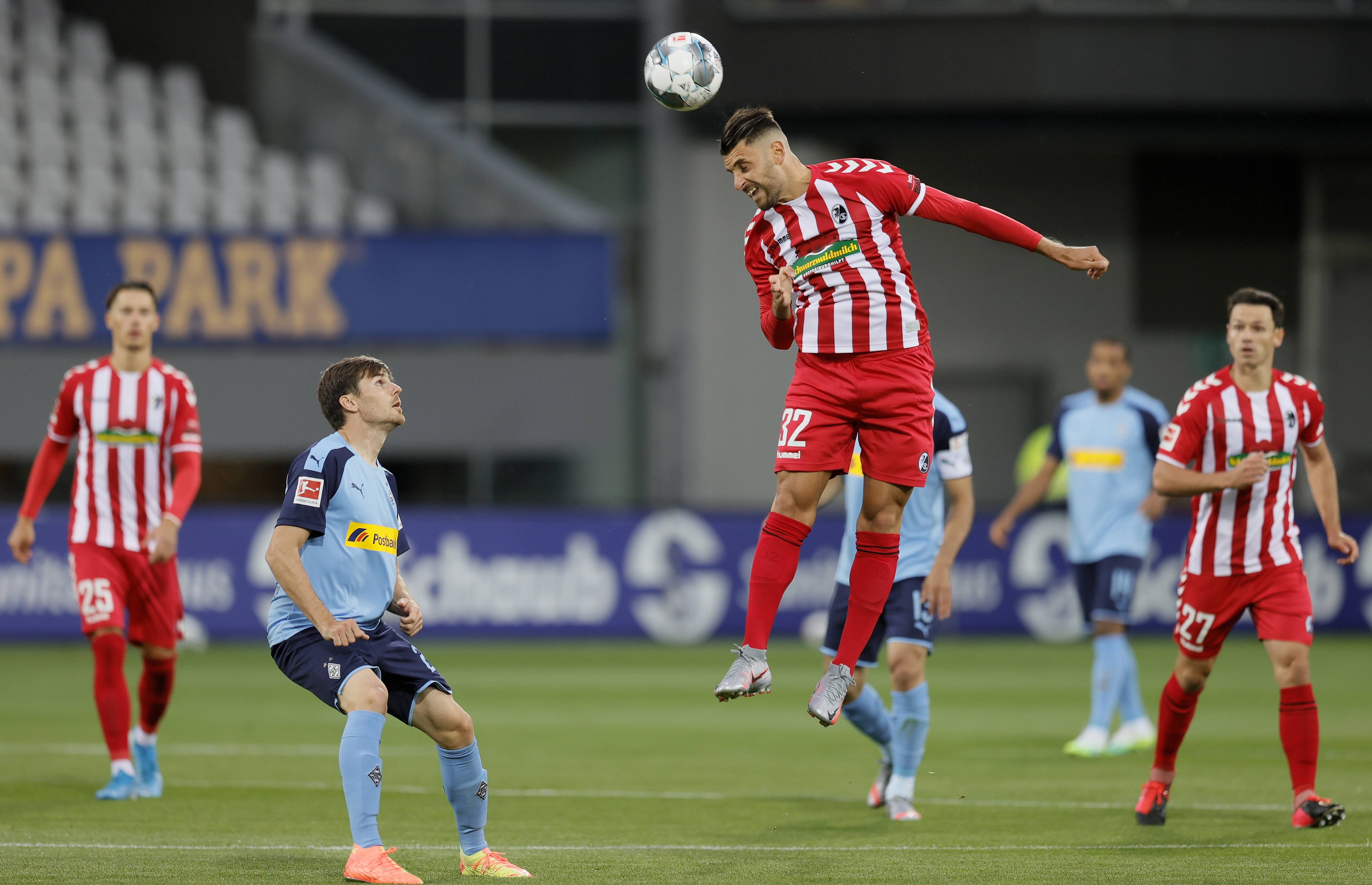 包含弗赖堡客场遭遇惨败，排名下滑的词条