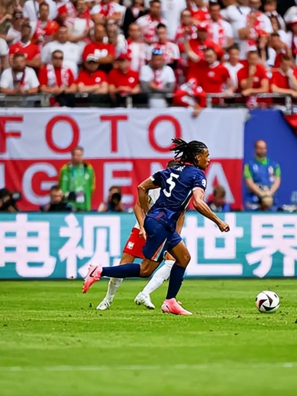 荷兰力克德国，晋级决赛圈成现实