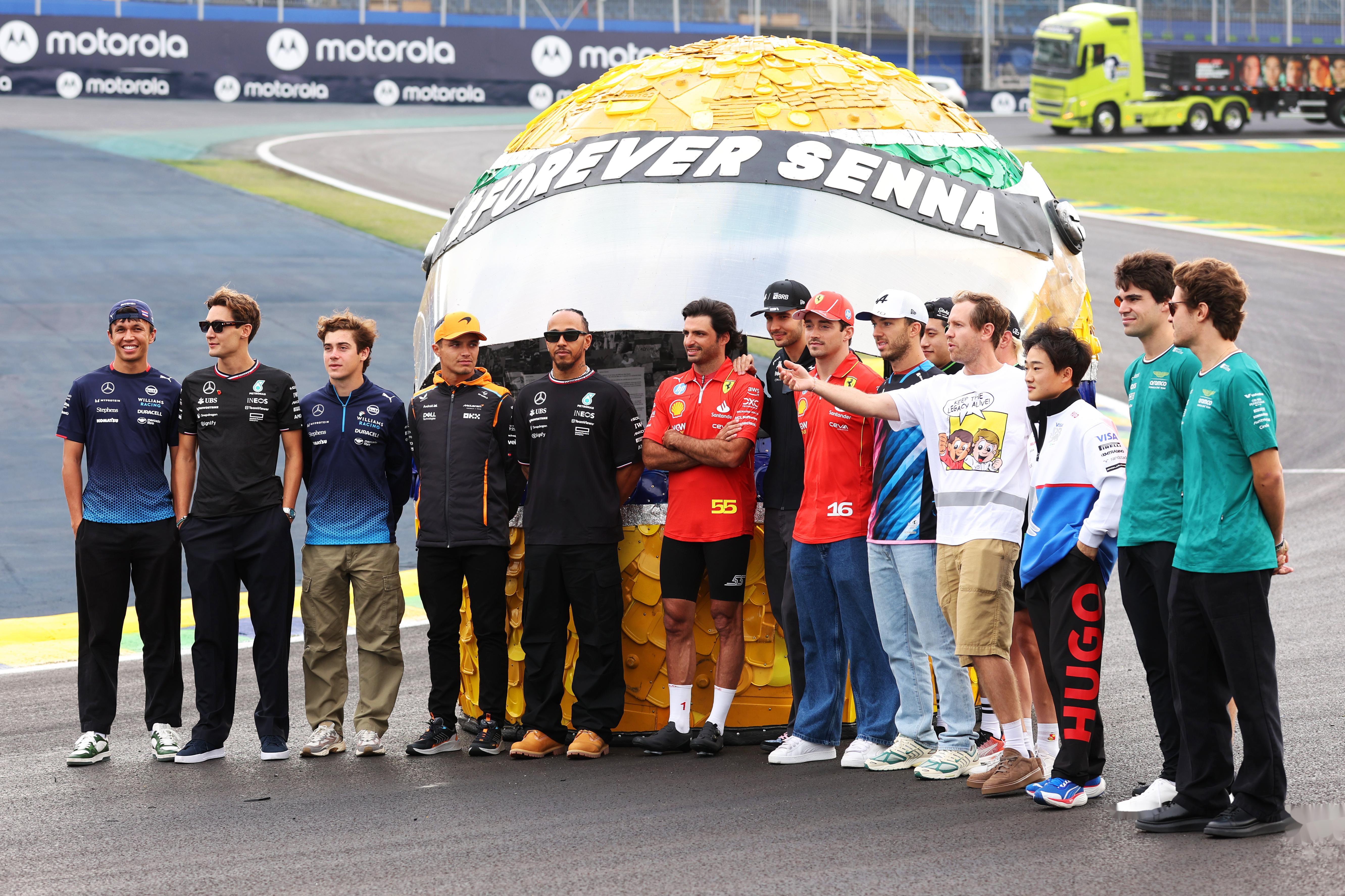 红牛车队碾压阿斯顿马丁，拉塞尔点燃赛场的简单介绍