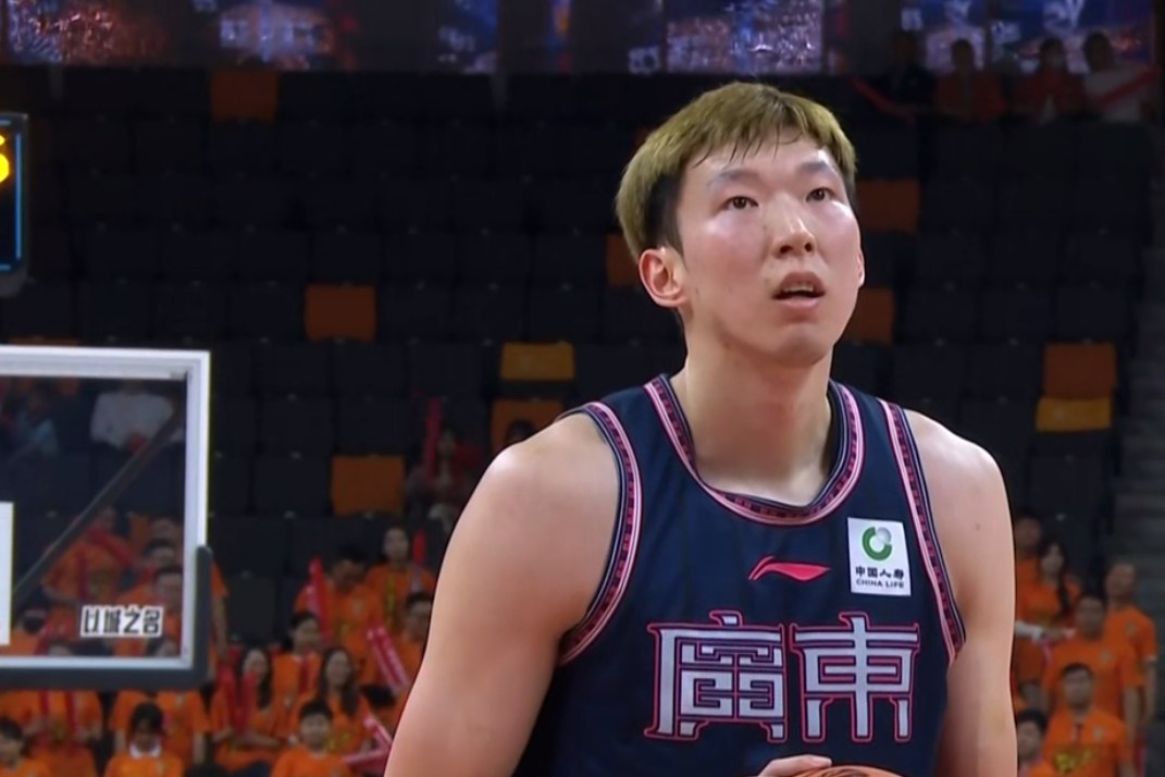 包含新疆队鏖战江苏队，周琦状态火热的词条