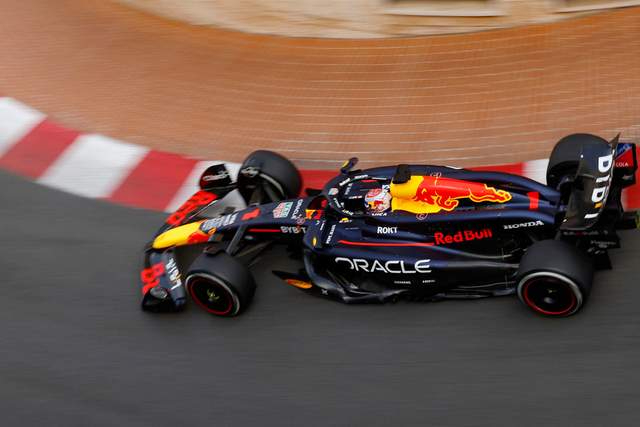 威廉姆斯绝杀雷诺车队，汉密尔顿带队取胜的简单介绍