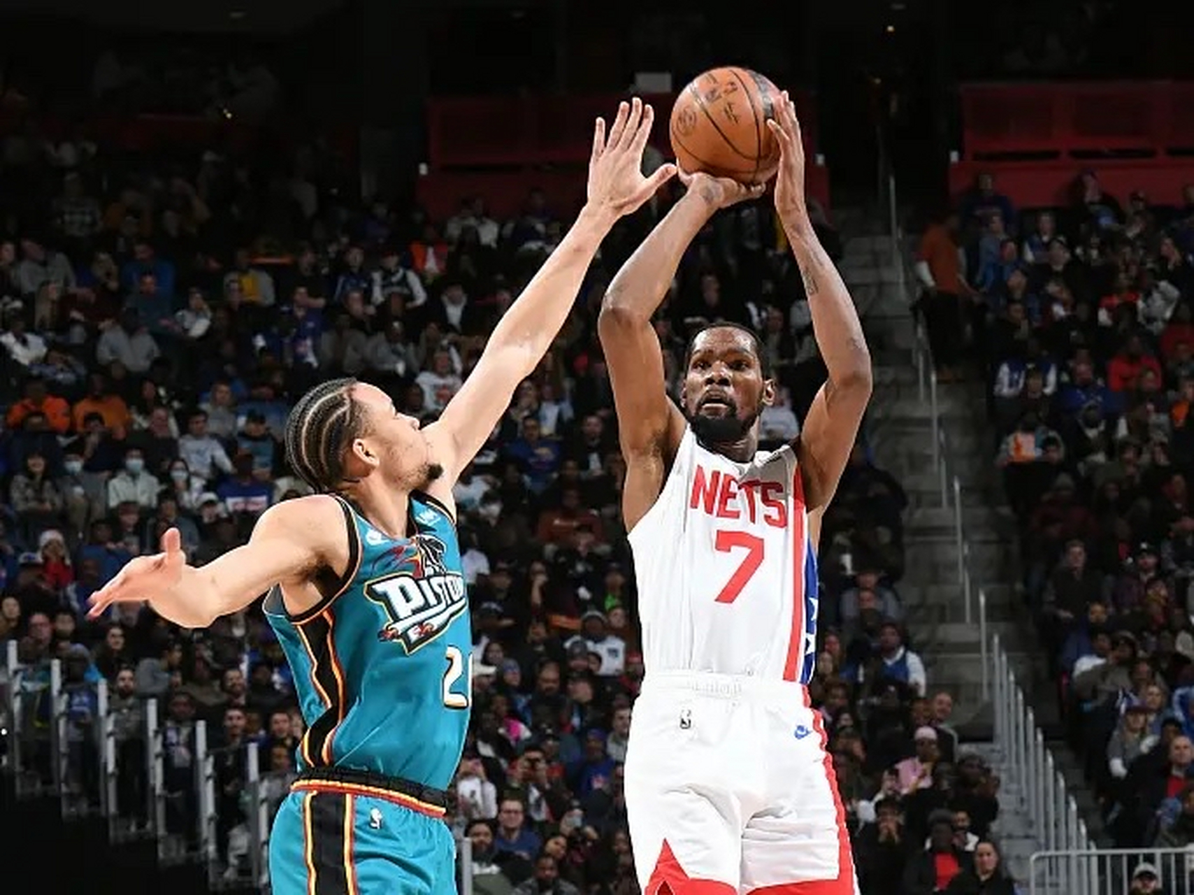 篮网B队碾压意大利男篮，杜兰特送出助攻